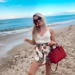 Meet your Posher, Bella